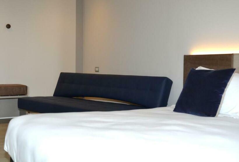 标准三人间, Le Mura