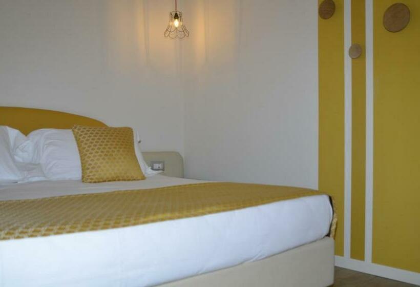 标准三人间, Le Mura