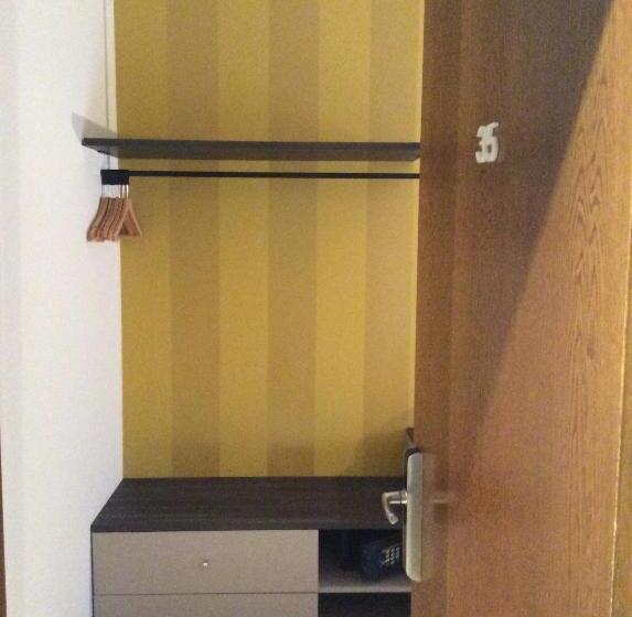 标准单人间, Le Mura