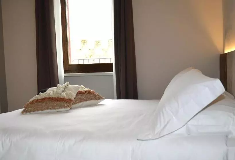 اتاق سوپریور با بالکن, Le Mura
