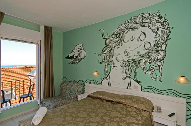 サイドオーシャンビューバルコニー付スタンダードルーム, Regina