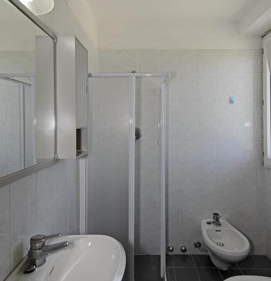 スタンダードトリプルルーム, Regina