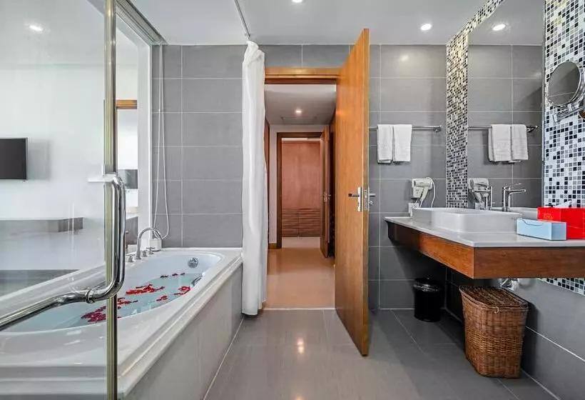 سوییت, Royal Lotus Hotel Danang
