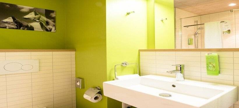 غرفة قياسية ثلاثية, Hey Lou Hotel Piding