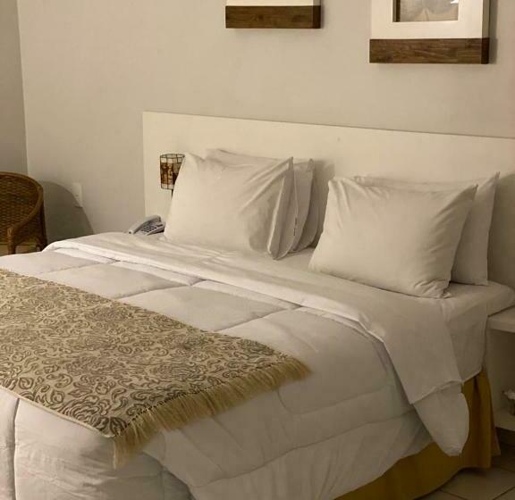 Номер Стандарт, Tarik Fontes Plaza