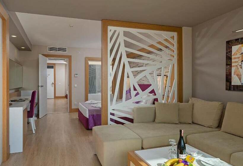 Семейный Номер, Tui Magic Life Jacaranda