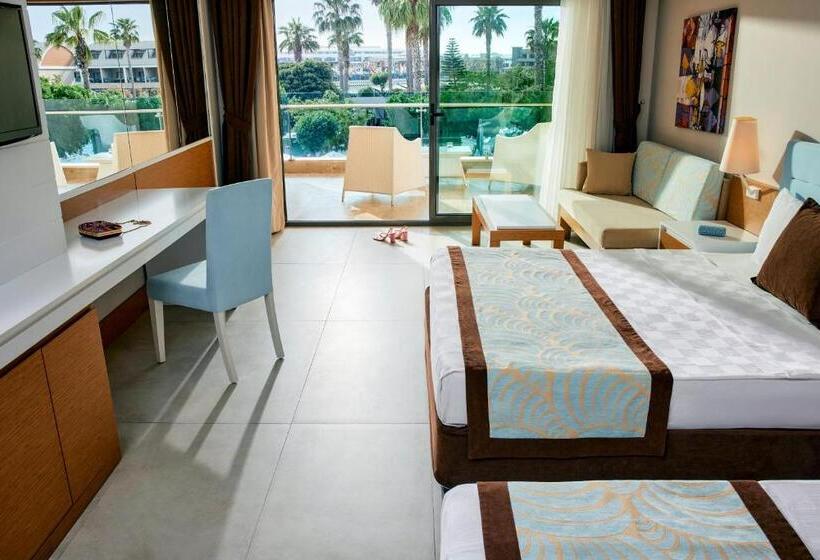 Номер Deluxe Вид на Бассейн, Tui Magic Life Jacaranda