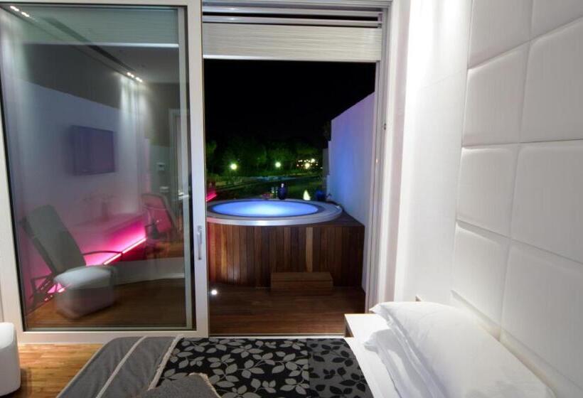 סוויטה, Villaggio La Pescaccia