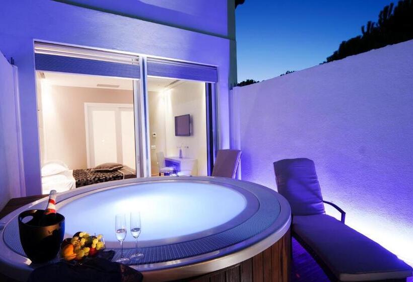 סוויטה, Villaggio La Pescaccia