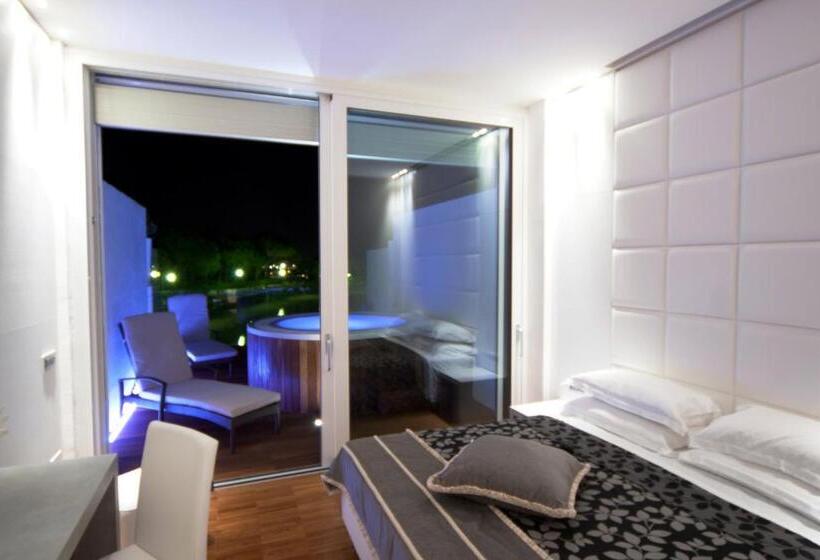 סוויטה, Villaggio La Pescaccia