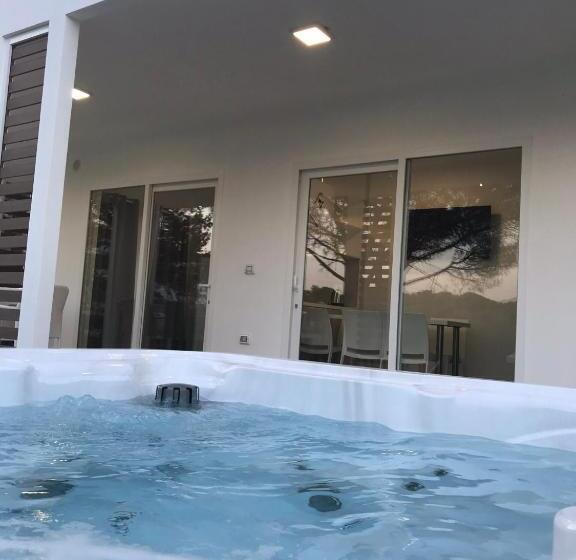 בקתה סופריור, Villaggio La Pescaccia