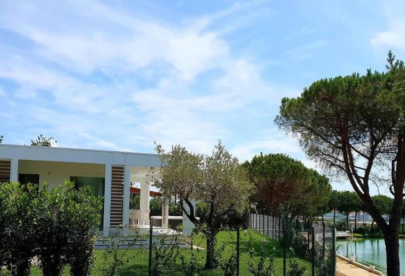 Вилла 2 Спальни, Villaggio La Pescaccia