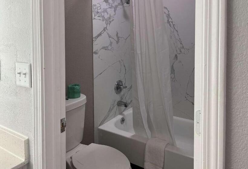 غرفة ديلوكس سرير كينج, Motel 6 Lafayette, In