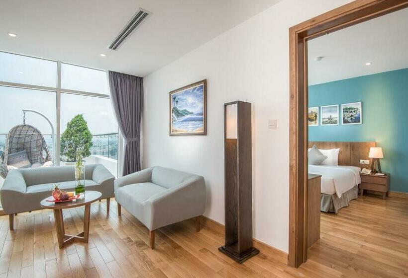 سوییت اجرایی, Royal Lotus Hotel Danang