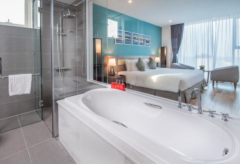 اتاق لوکس با چشمانداز دریا, Royal Lotus Hotel Danang