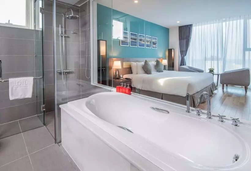 اتاق لوکس با چشم‌انداز دریا, Royal Lotus Hotel Danang