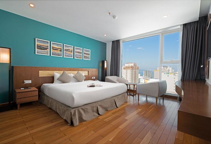 سوییت اجرایی, Royal Lotus Hotel Danang