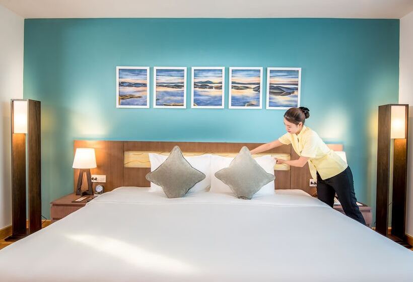 سوییت اجرایی, Royal Lotus Hotel Danang