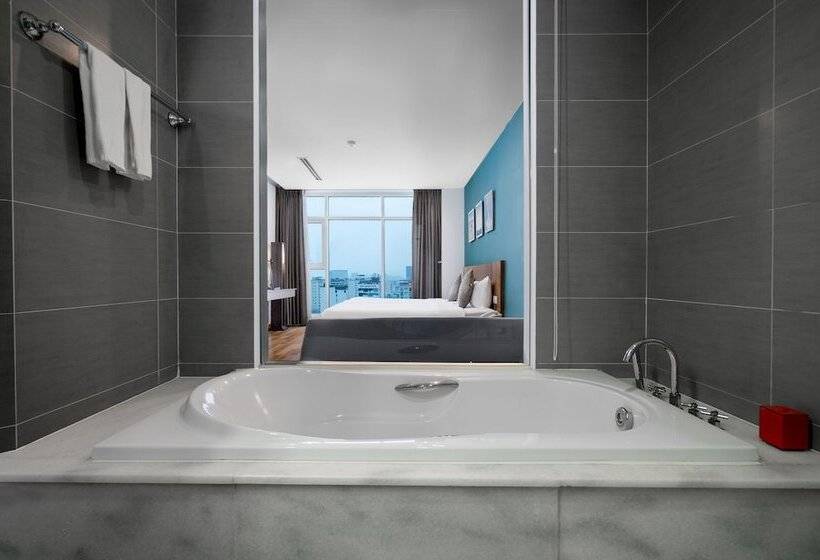سوییت اجرایی, Royal Lotus Hotel Danang
