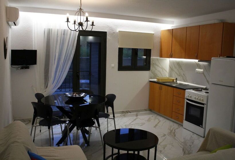 Апартаменты 2 Спальни, Salonikiou Beach Deluxe Apartments