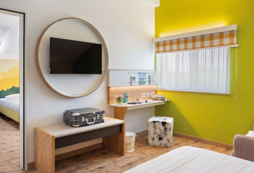 غرفة قياسية ثلاثية, Hey Lou Hotel Piding