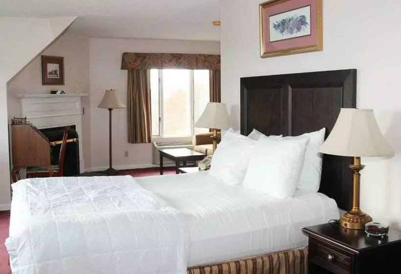 ジュニアスイート, The Lucerne Inn