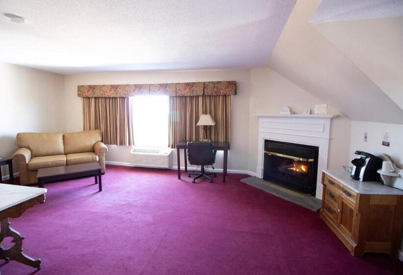 جناح جونيور, The Lucerne Inn