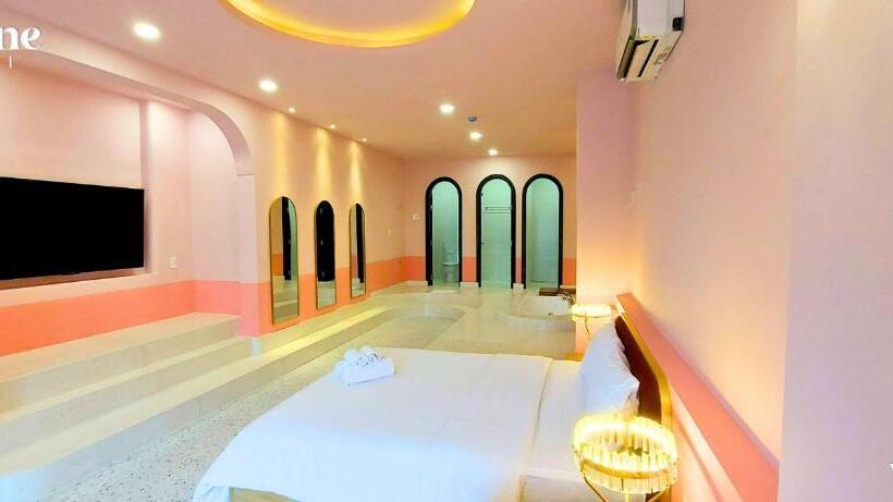 اتاق استاندارد با وان آب گرم, As One Hotel Biên Hòa