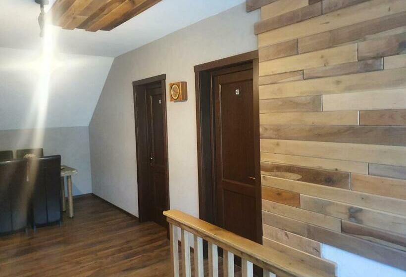 Номер Deluxe, Pensiunea Transilvania