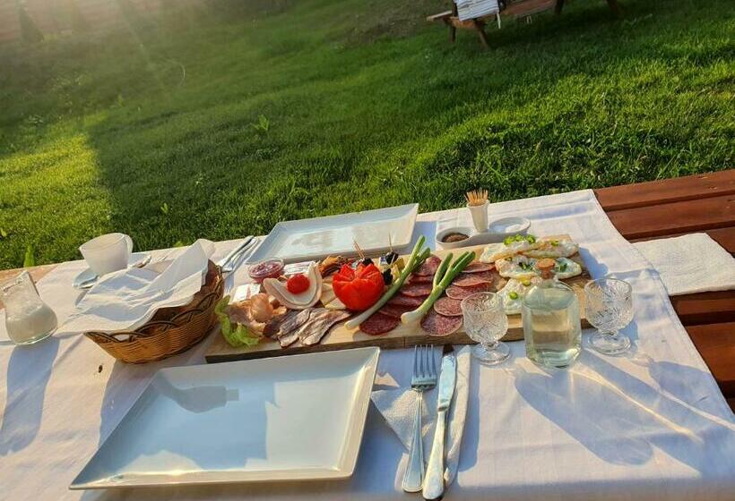 Номер Deluxe, Pensiunea Transilvania