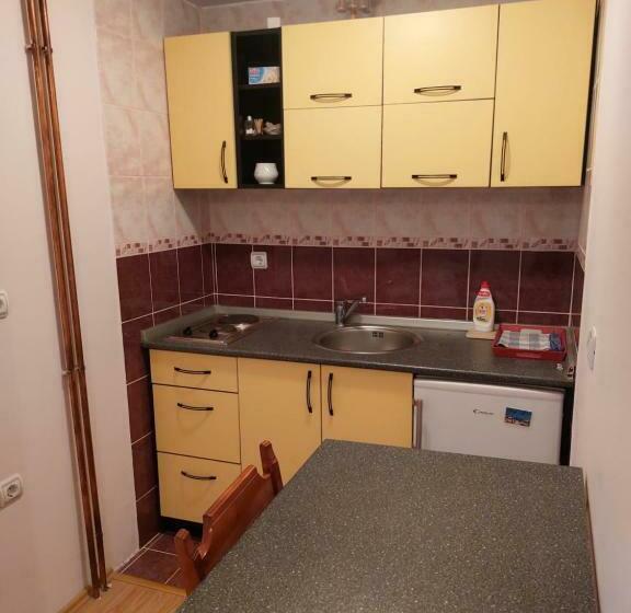 اتاق لوکس, Vila Pavle