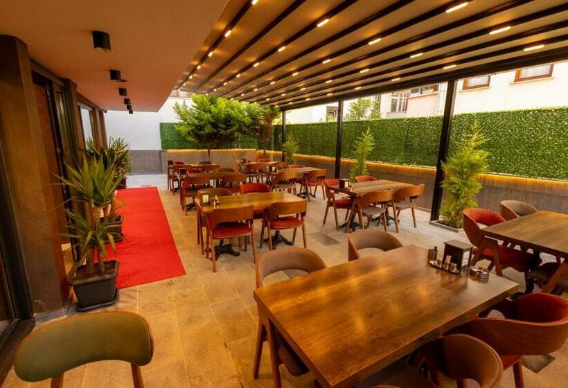 スタンダードトリプルルーム, Comfort House