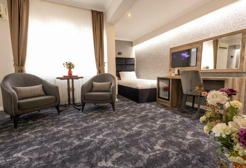 スタンダードトリプルルーム, Comfort House