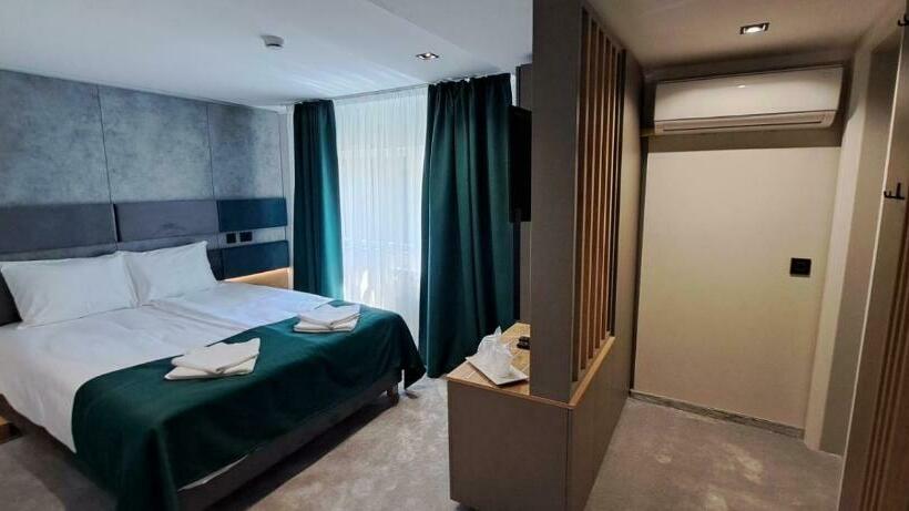 غرفة قياسية, Plutitor Lebăda