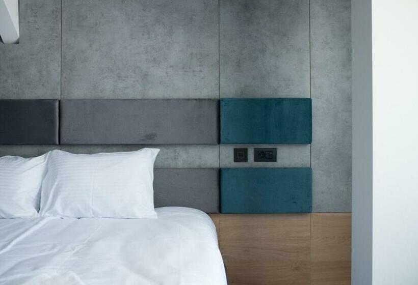 غرفة ديلوكس مزودة بشرفة, Plutitor Lebăda