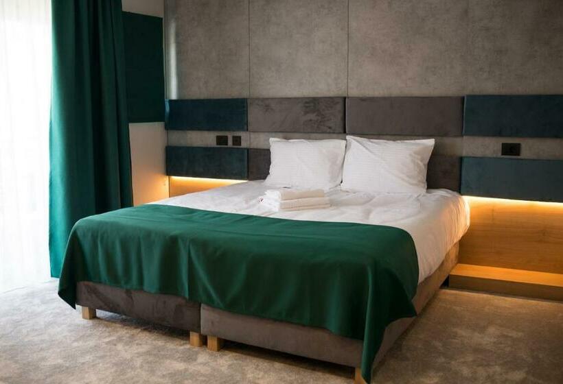 غرفة ديلوكس مزودة بشرفة, Plutitor Lebăda