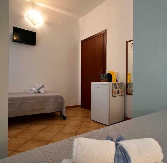 اتاق استاندارد سه نفره, Celeste Rooms