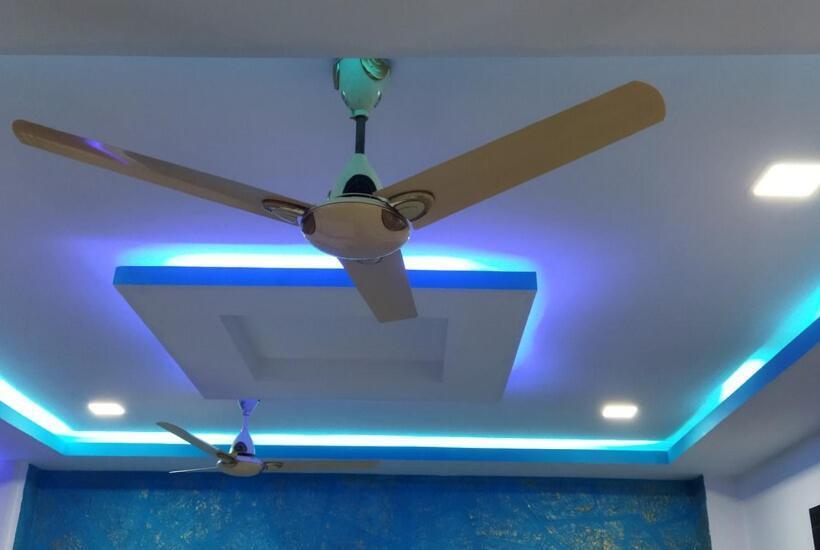 غرفة قياسية, President