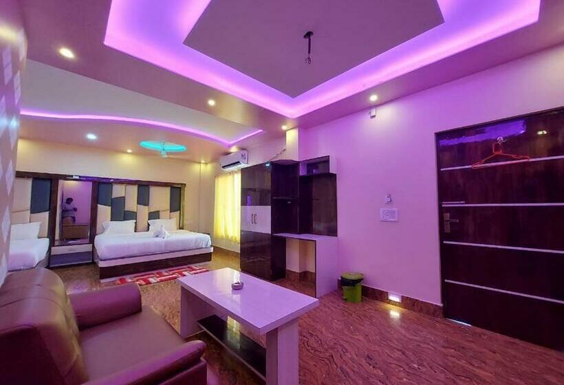 חדר משפחתי צדדי נוף לים, Sweet Dream Beach Resort !! 50 Mts From Beach ! Peaceful Room With Garden View Free Parking !!