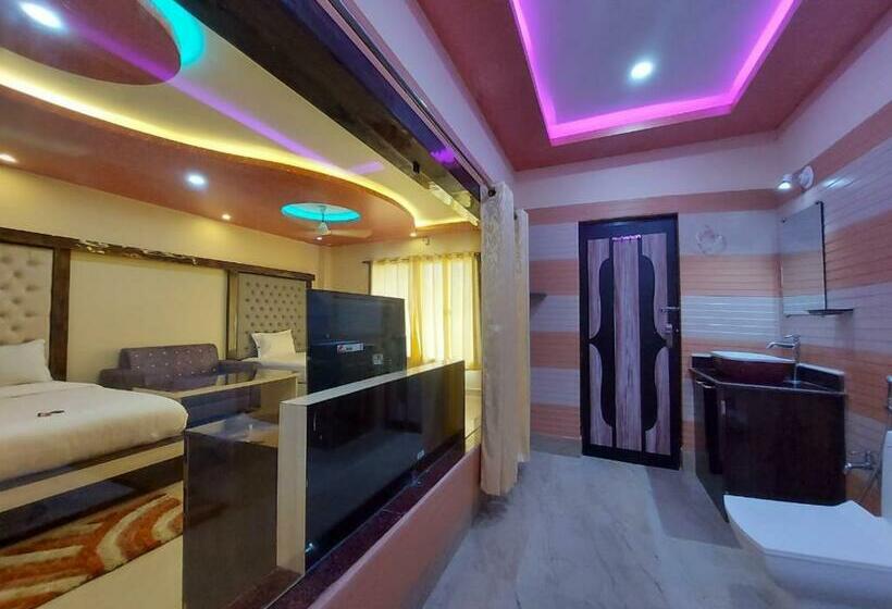 חדר סטנדרט לשלושה עם נוף לגינה, Sweet Dream Beach Resort !! 50 Mts From Beach ! Peaceful Room With Garden View Free Parking !!