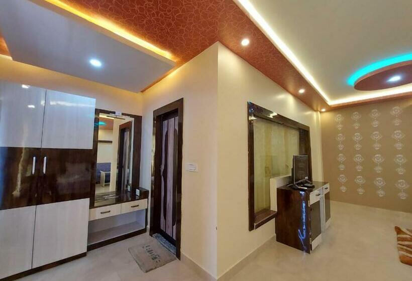 חדר סטנדרט לשלושה עם נוף לגינה, Sweet Dream Beach Resort !! 50 Mts From Beach ! Peaceful Room With Garden View Free Parking !!