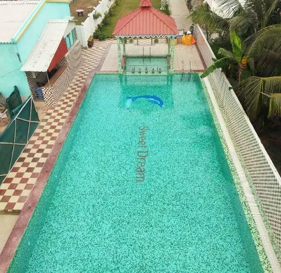Superior Kolmen Hengen Huone Merinäkymä, Sweet Dream Beach Resort !! 50 Mts From Beach ! Peaceful Room With Garden View Free Parking !!