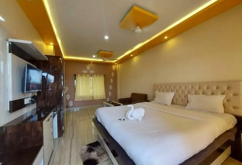 Superior Kolmen Hengen Huone Merinäkymä, Sweet Dream Beach Resort !! 50 Mts From Beach ! Peaceful Room With Garden View Free Parking !!