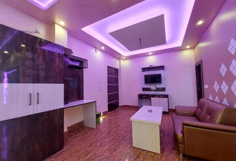 חדר משפחתי צדדי נוף לים, Sweet Dream Beach Resort !! 50 Mts From Beach ! Peaceful Room With Garden View Free Parking !!