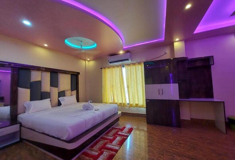 חדר משפחתי צדדי נוף לים, Sweet Dream Beach Resort !! 50 Mts From Beach ! Peaceful Room With Garden View Free Parking !!