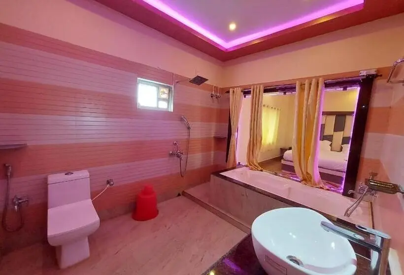 Perhehuone Sivuttainen Merinäkymä, Sweet Dream Beach Resort !! 50 Mts From Beach ! Peaceful Room With Garden View Free Parking !!