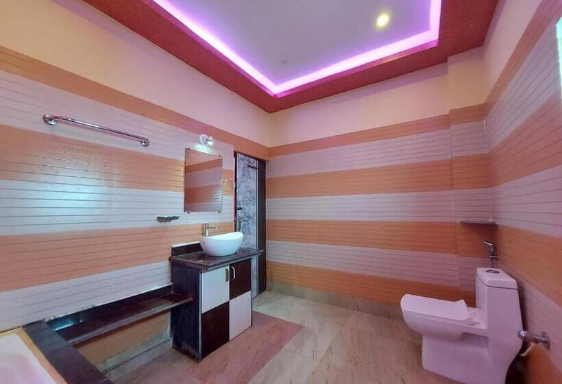 Семейный Номер Боковой Вид на Море, Sweet Dream Beach Resort !! 50 Mts From Beach ! Peaceful Room With Garden View Free Parking !!
