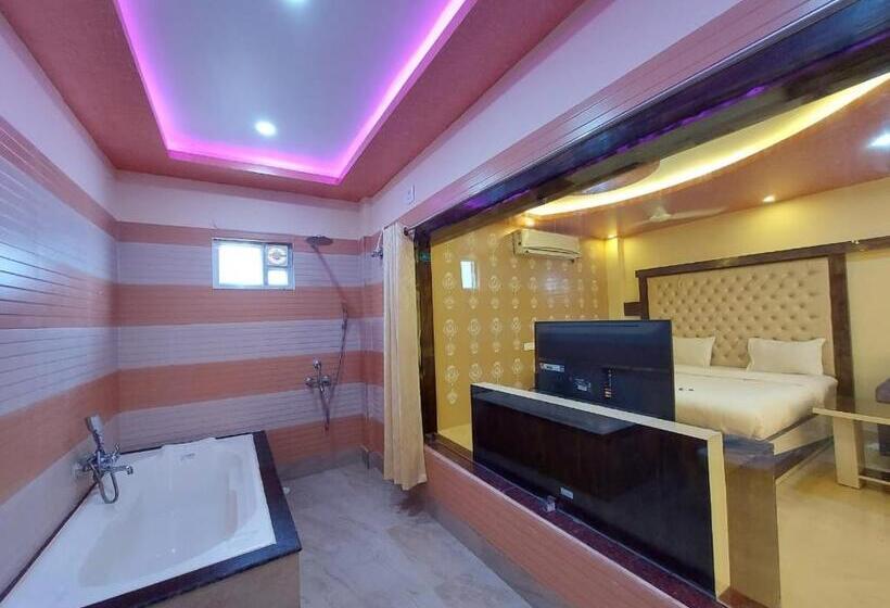 חדר סטנדרט לשלושה עם נוף לגינה, Sweet Dream Beach Resort !! 50 Mts From Beach ! Peaceful Room With Garden View Free Parking !!