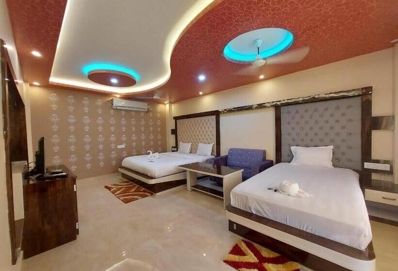 Трехместный Номер Стандарт Вид на Сад, Sweet Dream Beach Resort !! 50 Mts From Beach ! Peaceful Room With Garden View Free Parking !!