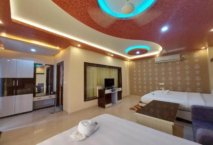 חדר סטנדרט לשלושה עם נוף לגינה, Sweet Dream Beach Resort !! 50 Mts From Beach ! Peaceful Room With Garden View Free Parking !!